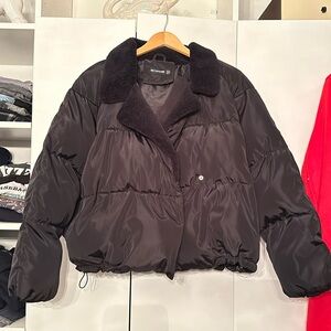 Cute black puffer jacket!!